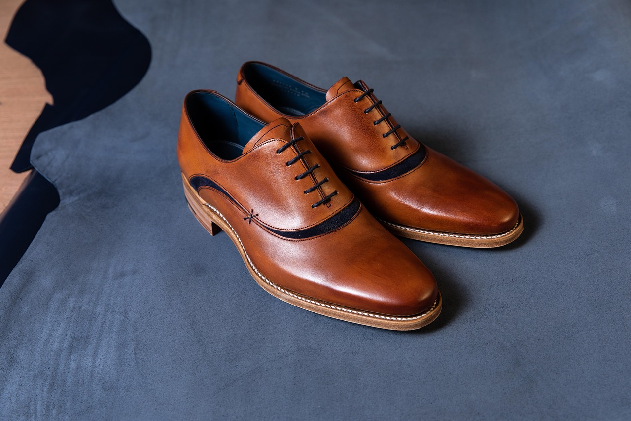 entdecken sie unsere vielfältige kollektion an schuhen für jeden anlass. von sportlichen sneakers bis hin zu eleganten stiefeln – finden sie den perfekten schuh, der komfort und stil vereint.
